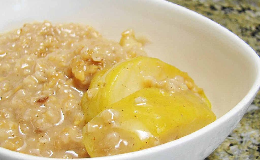 Oats offer a low glycemic hit of carbohydrates for those wanting to maintain their weight. Oats offer a low glycemic hit of carbohydrates for those wanting to maintain their weight.